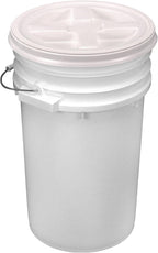 7 Gallon White Bucket with White Gamma Seal Lid, Wire Handle