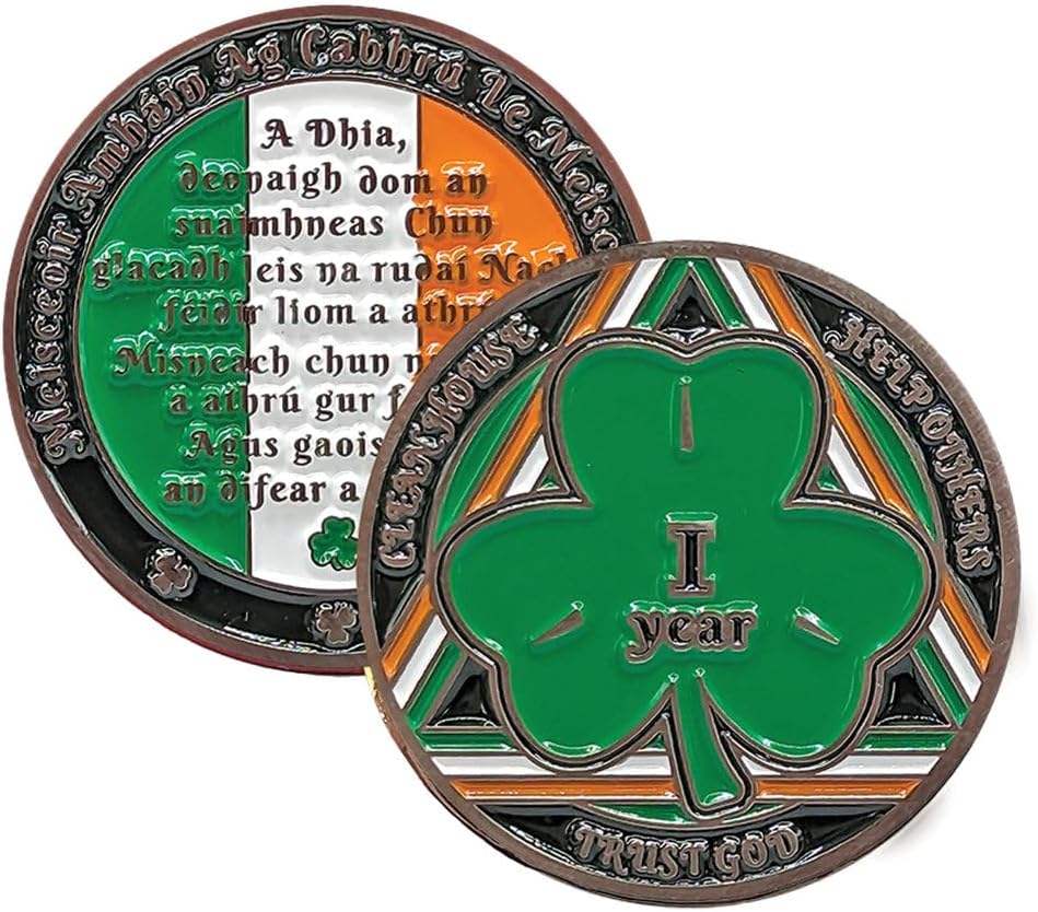 MYRECOVERYSTORE Green Shamrock Recovery Medallion in Years 1-50 Serenity Prayer in Gaelic on Rear