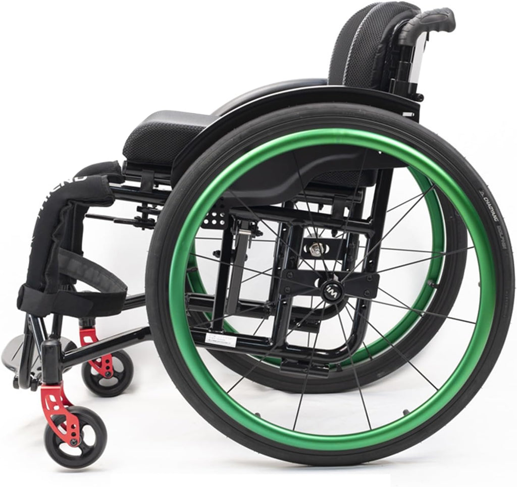 Lightweight Wheel Chair For Adults,Aluminum Alloy Wheelchair,Sports Folding Transport Wheelchair,Self-propelled Manual Wheelchairs,Mobility Aids For Adult,with Handbrakes,Quick Release Rear Wheels(Siz