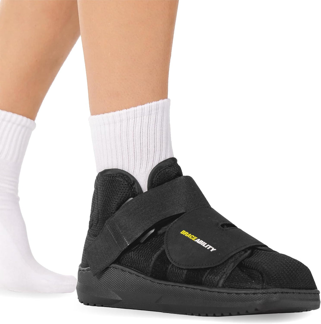 BraceAbility Closed Toe Medical Walking Shoe - Lightweight Broken Toe Cast Boot, Fractured Foot Brace for Metatarsal Stress Fracture, Post-op Bunion, Hammertoe Surgery Recovery - For Men or Women (S)