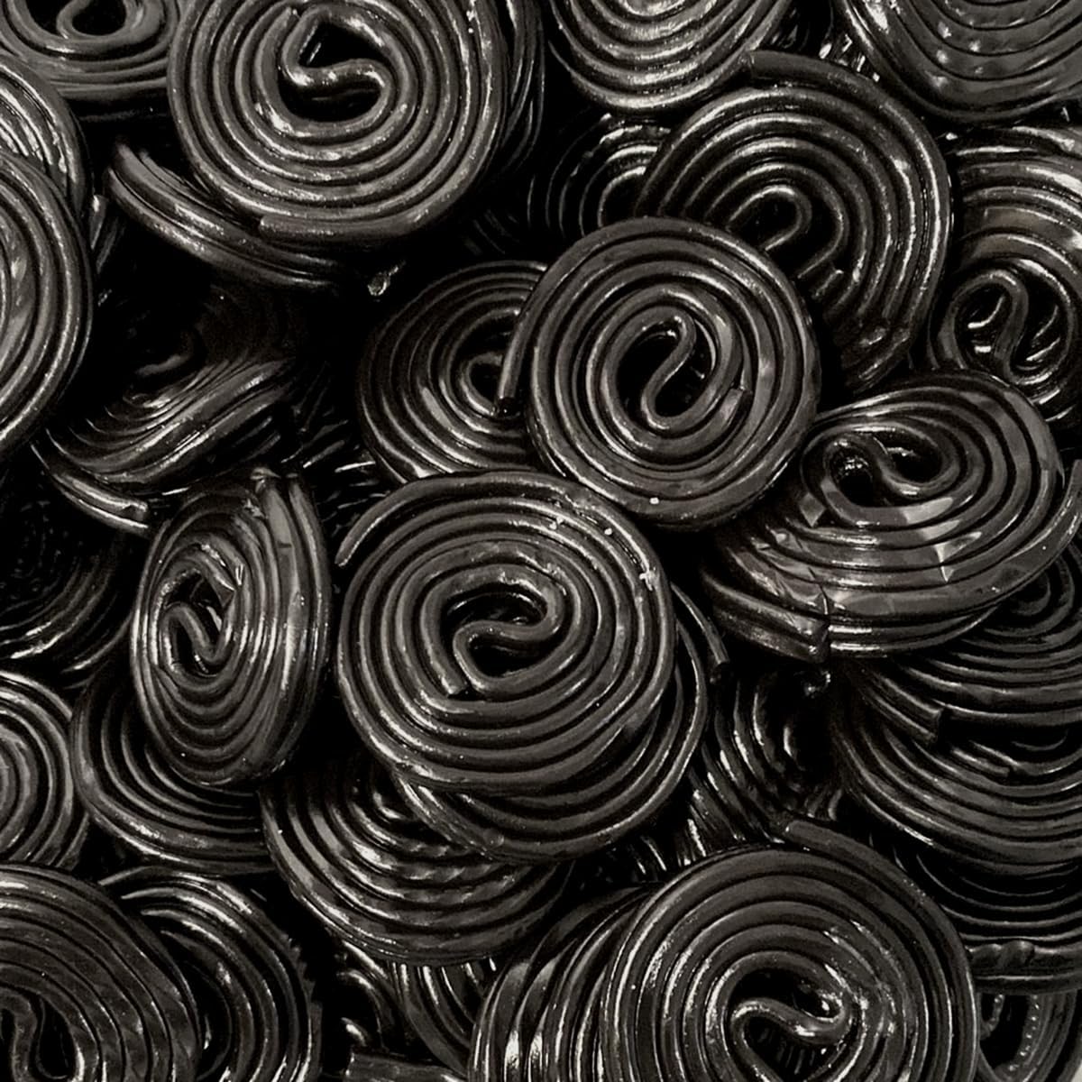 Black Licorice Wheels – 1 lb Bag – Classic Rich Licorice Flavor – Soft & Chewy Texture – Perfect for Snacking & Gifting – Nostalgic Treat for Licorice Lovers