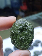 10-13g Green Moldavite Czech Meteorite Impact Glass Natural Rough Stone Crystal Energy Stone 1pc, 11223S1BOTTON (Size : 6-9g)