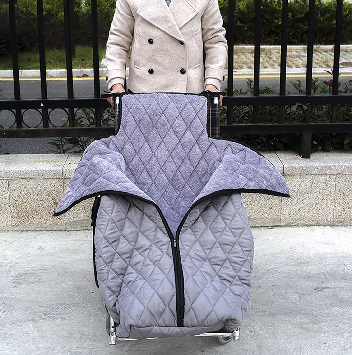 McbeAn Winter Thicken Wheelchair Warmer Blanket, Windproof Fleece Lined Cozy Leg Cover with Zipper Easy to Put On and Take Off, for Leg Lower Body Warm for Elderly Patients and Disabled