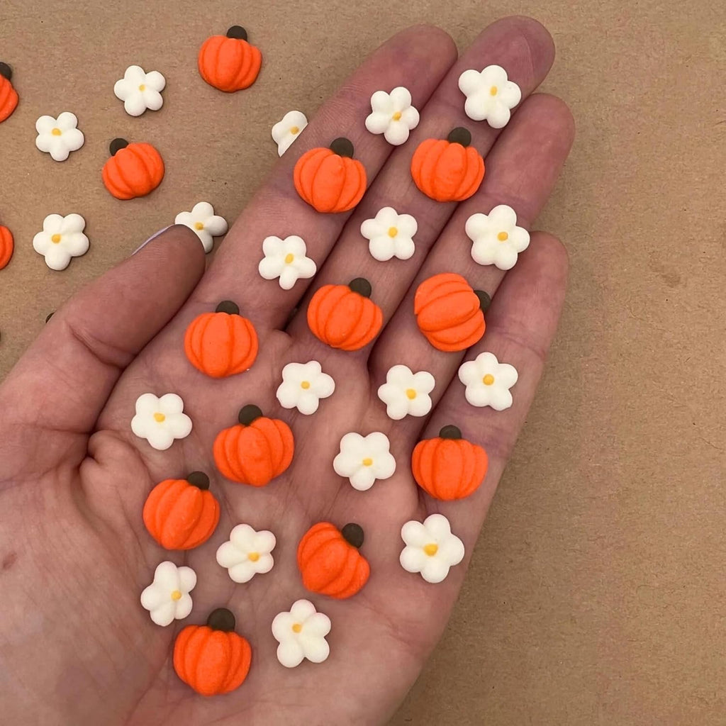 28 Icing Pumpkins & Blossoms by Simply Sucré | Royal Icing Pumpkin & Flower Decorations | Fall & Halloween Cupcake Toppers | Edible Autumn Sprinkles (28 Pieces)