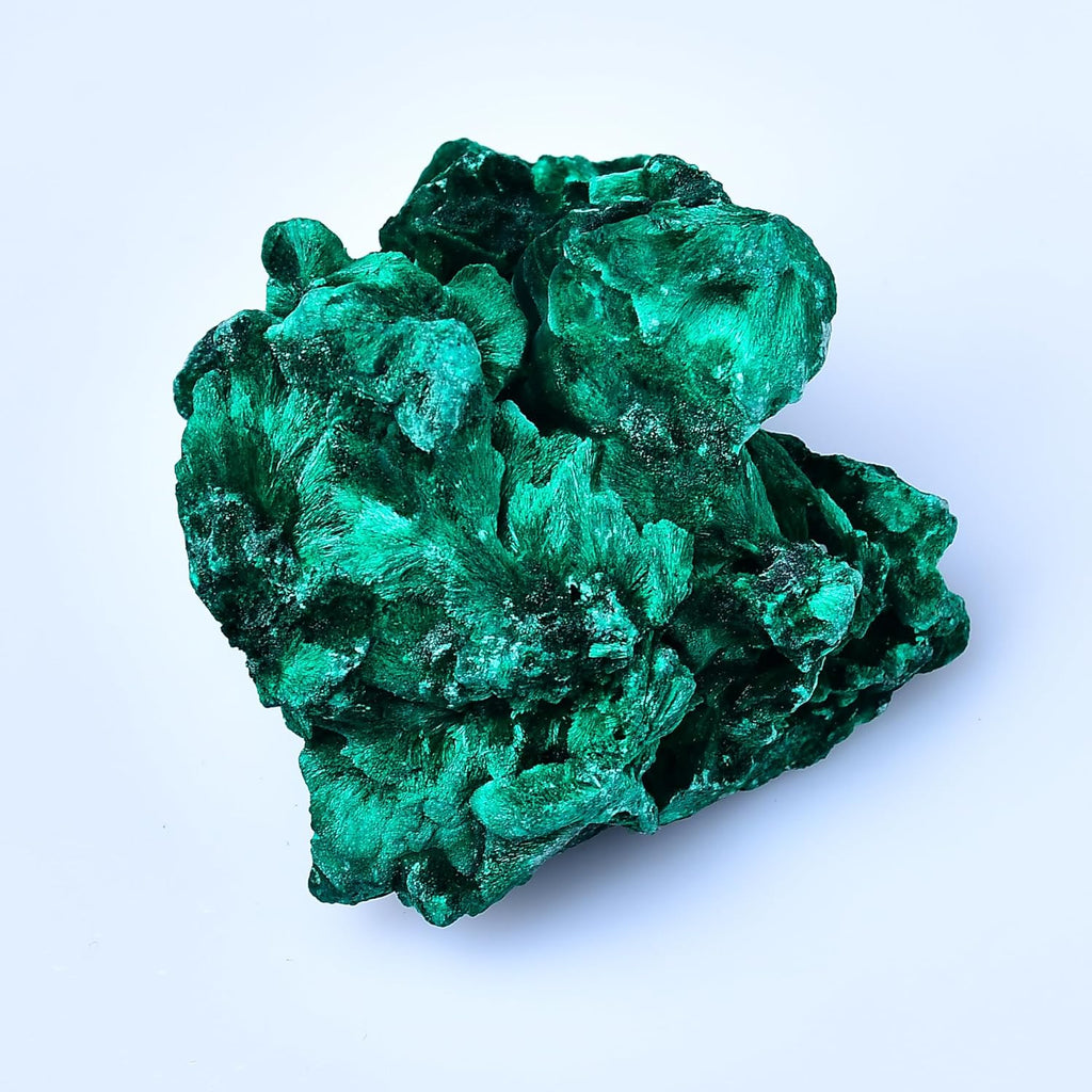 Natural Malachite Raw Crystals 2pcs Malachite Stone Irregular Rough Mineral Specimen and Healing Crystal Gem Reiki Healing Home Decor Gift Box (1PCS:30-50g)