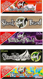 Skunk Brand 1 1/4 Rolling Paper Bundle - 1 Pack of each flavour - Blackberry, Natural, Strawberry, Skunkalicious, Hawaiian