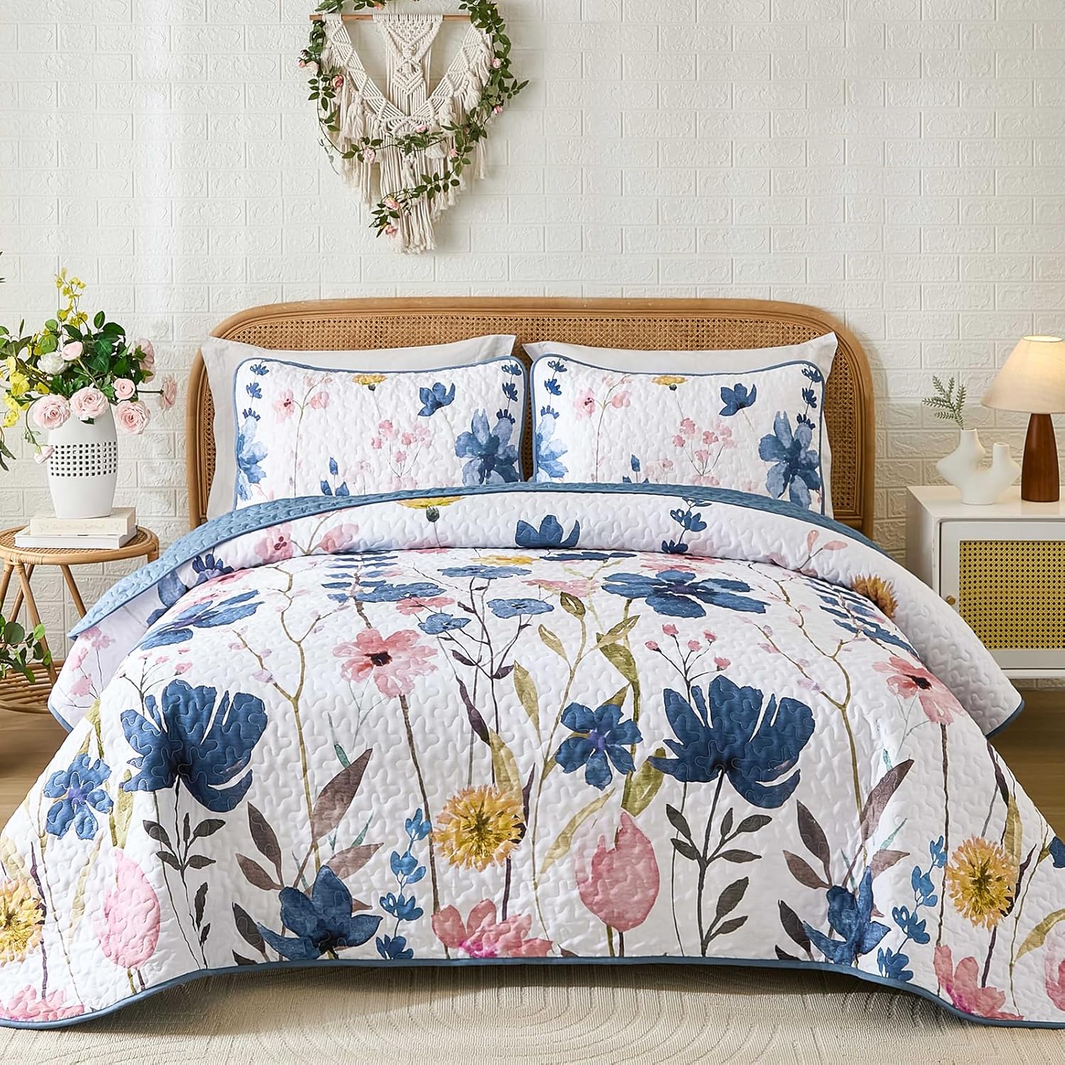 Anibedding Queen Quilt Set, Dark Blue Floral Bedspread Soft Microfiber Lightweight Queen Size Quilt Bedding Sets Flower Coverlet for All Season(Queen, 96"x90")