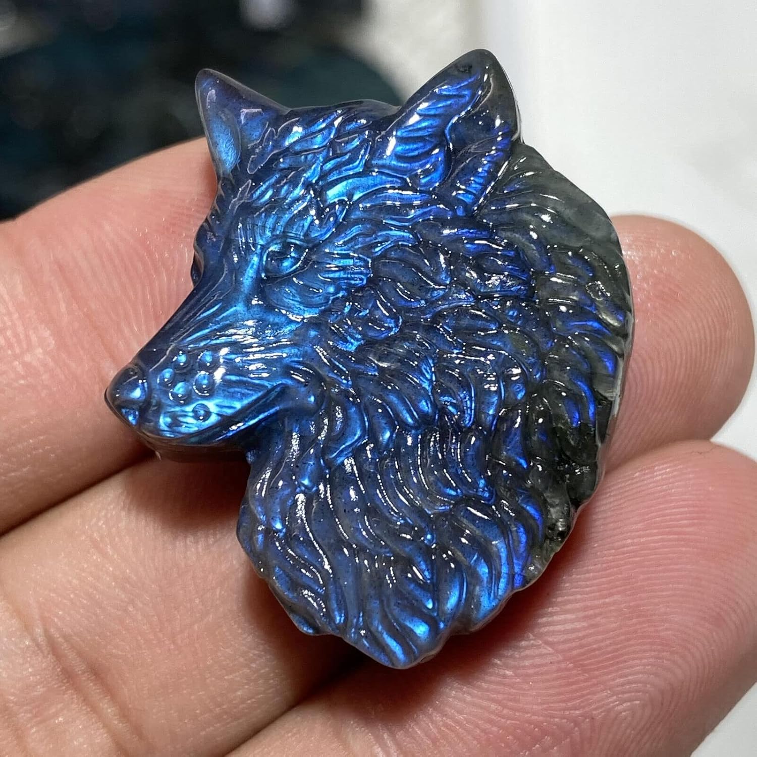 TEAMWILL Natural Labradorite Crystal Quartz Hand Carved Wolf Head Reiki Healing Crystal Gorgeous Art Sculpture Stone Statue Figurine Minerals Gifts